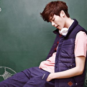 Korean-Flower-Boy-Lee-Jong-Suk-iPad-Wallpapers-1024x1024-7